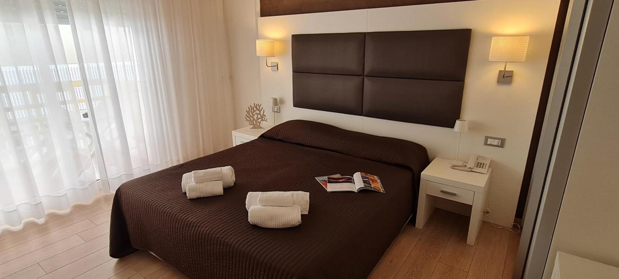 Eros 3*