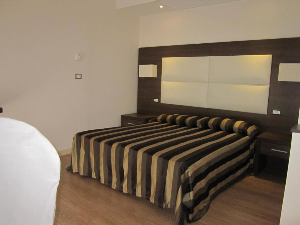 Eros Hotel 3*