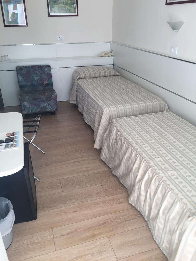 Hotel Eros