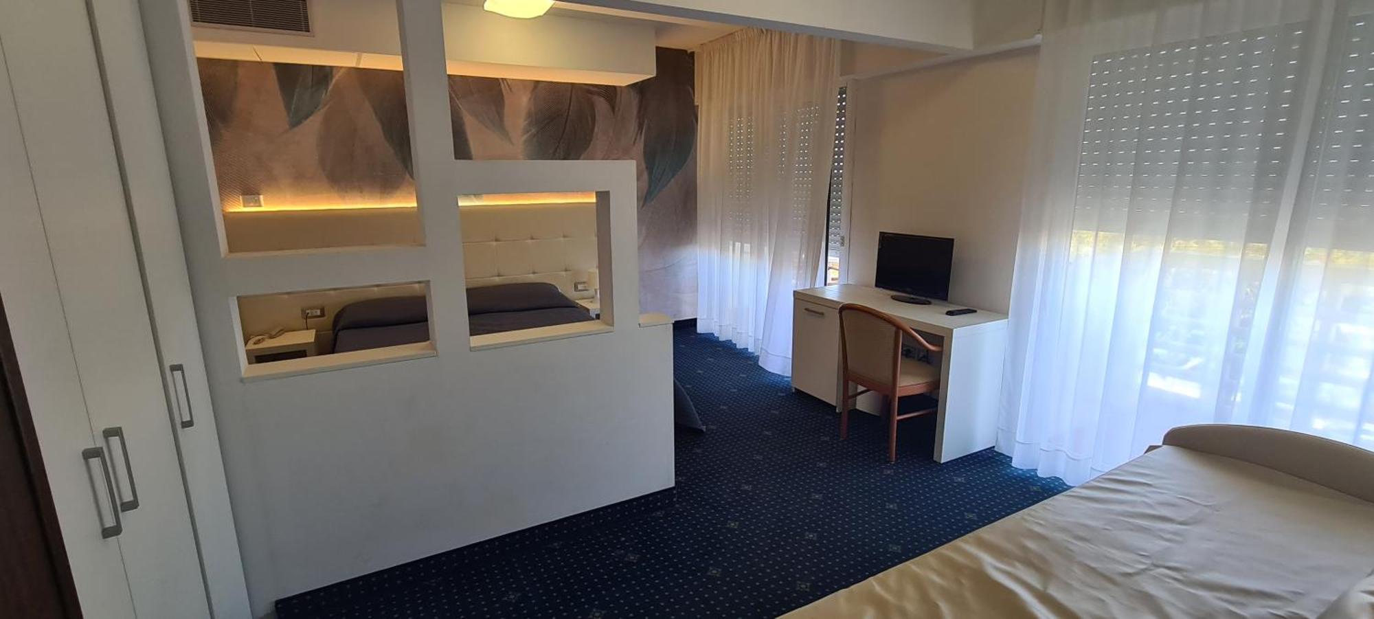 Hotel Eros